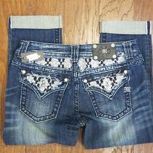 Miss Me Boyfriend Capri Sz 29 NWT
